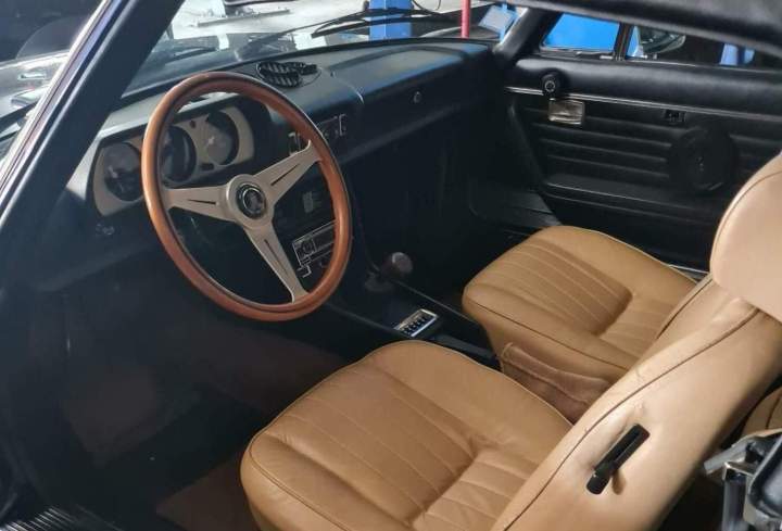 Restauration intérieur véhicule Saint-Mars-d’Outillé